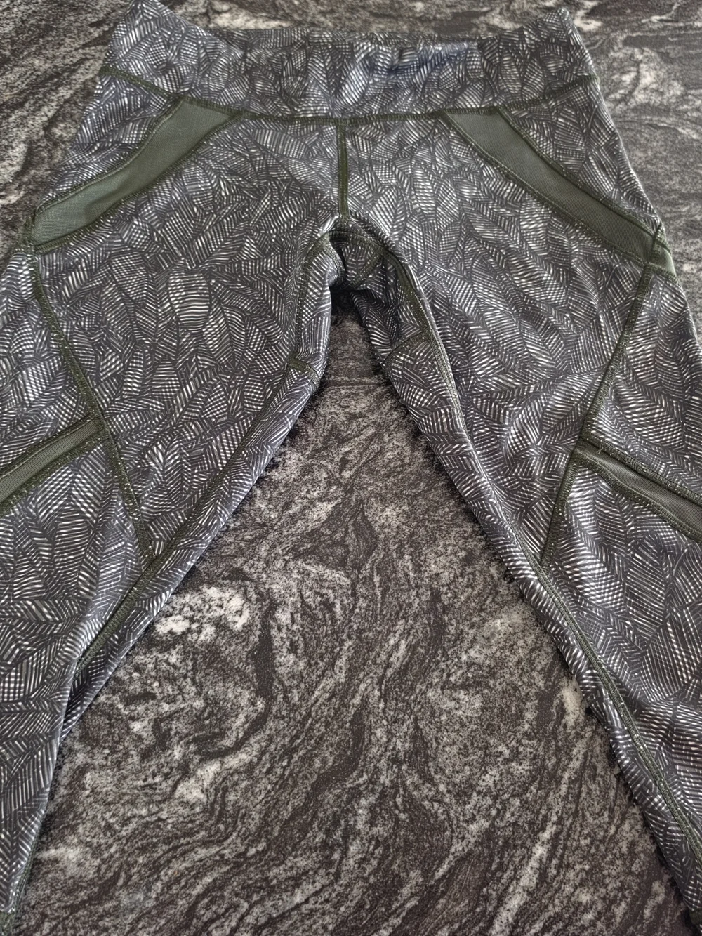 lululemon athletica Cool To Street Crop - Gator Green